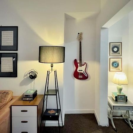 Urban Music Style Townhouse In Swansea City Center Экстерьер фото