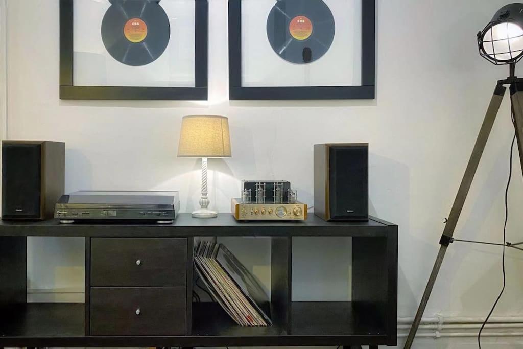 Urban Music Style Townhouse In Swansea City Center Экстерьер фото