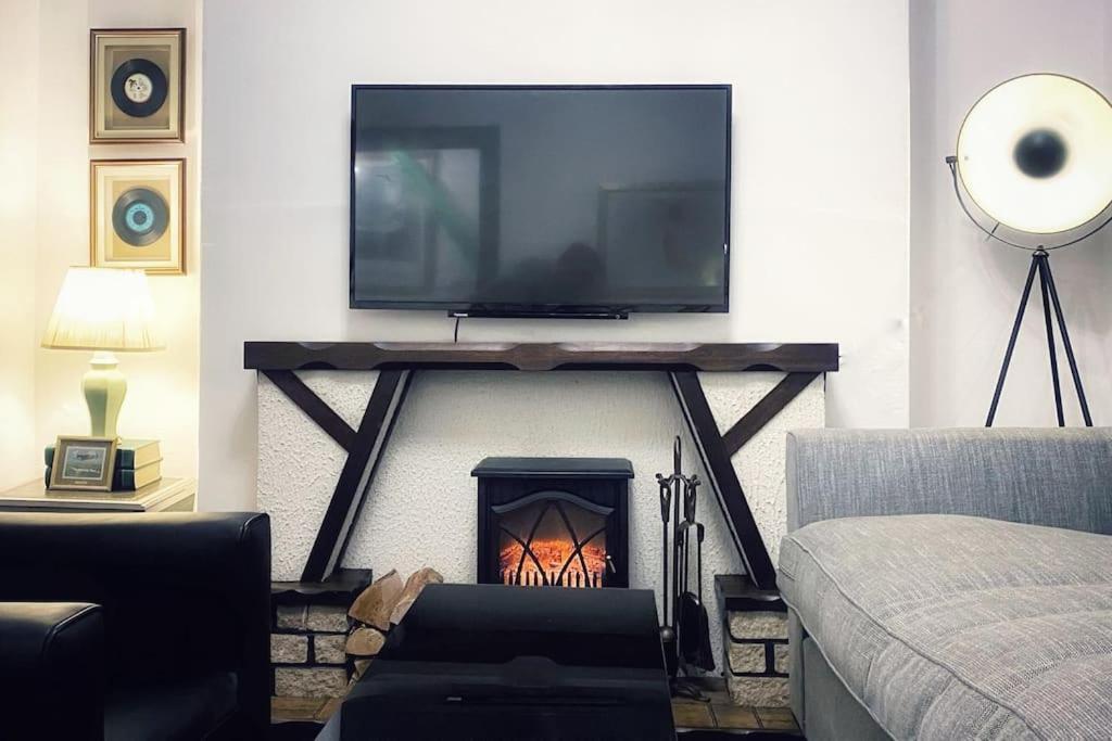 Urban Music Style Townhouse In Swansea City Center Экстерьер фото