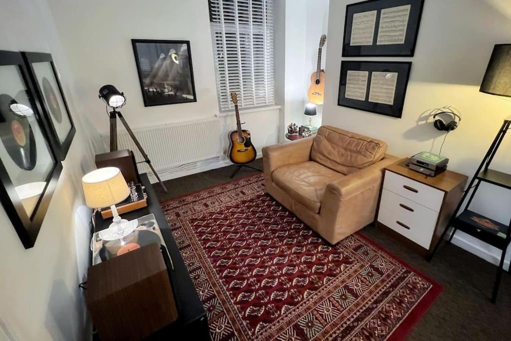 Urban Music Style Townhouse In Swansea City Center Экстерьер фото