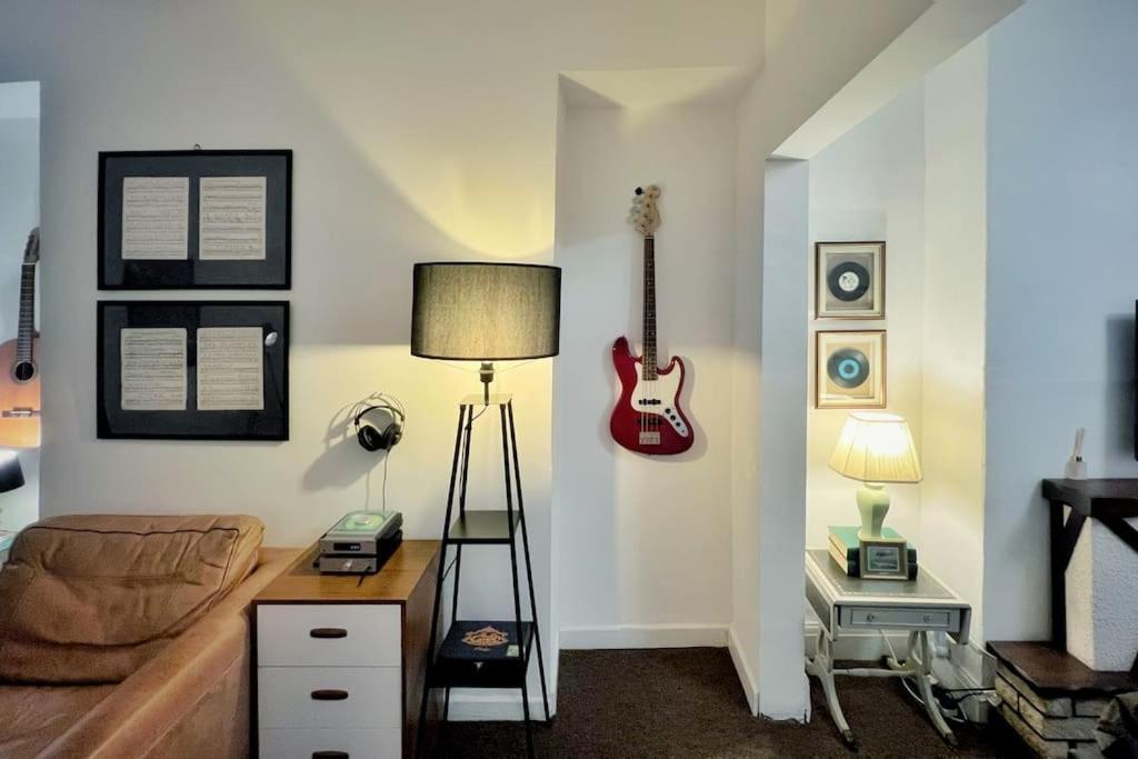 Urban Music Style Townhouse In Swansea City Center Экстерьер фото