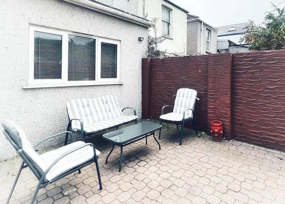 Urban Music Style Townhouse In Swansea City Center Экстерьер фото