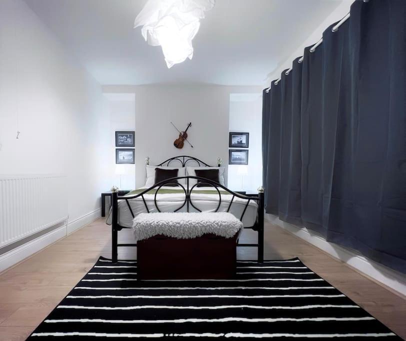Urban Music Style Townhouse In Swansea City Center Экстерьер фото