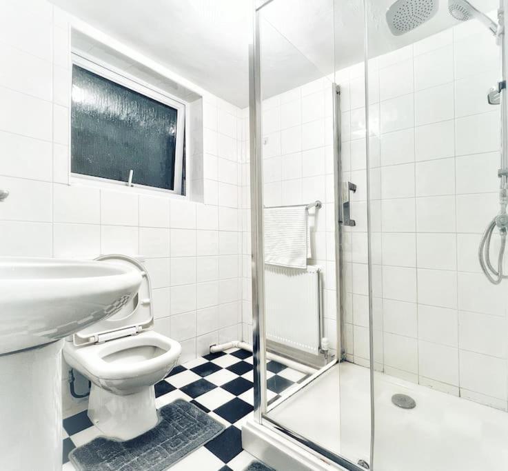 Urban Music Style Townhouse In Swansea City Center Экстерьер фото